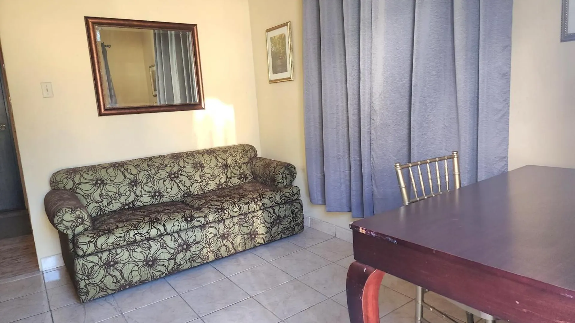 Del Valle Central Casa Near Trendy Calle Loiza- One Bedroom With Queen 圣胡安